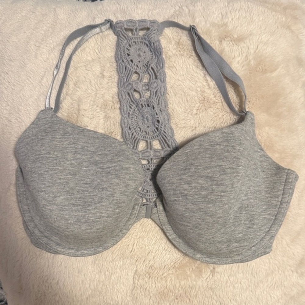 Victoria’s Secret || Front Closure Lined Demi (34DD)